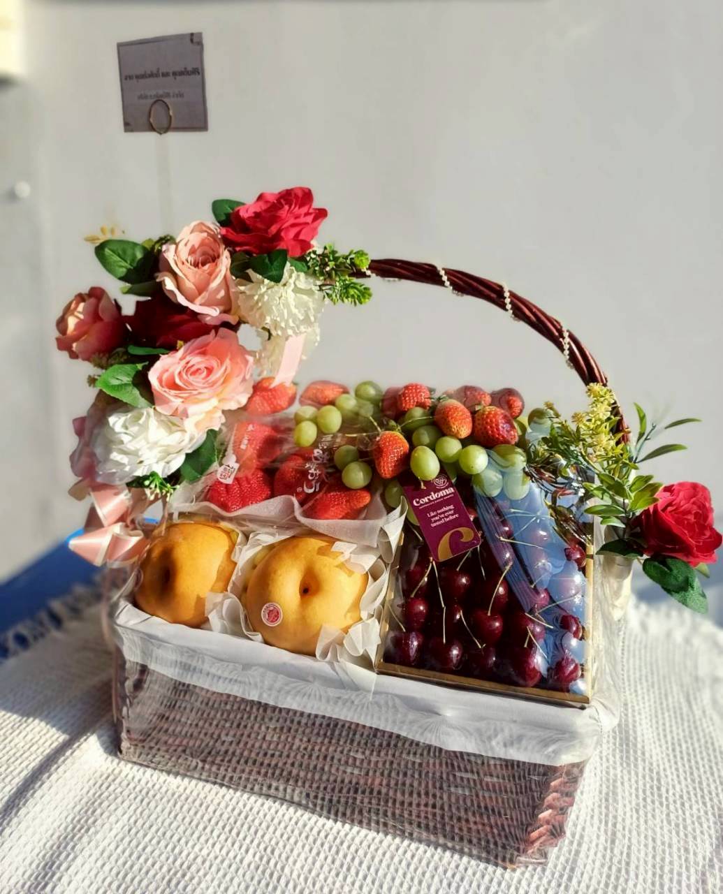 F&F-04 กระเช้าหวายคลาสสิคใบใหญ่