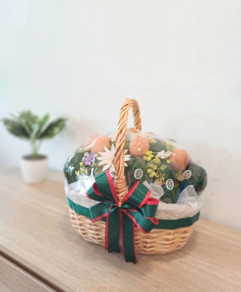ฺBL-19 กระเช้าหวายอโวคาโด เเละ ไข่ไก่ปลอดสาร